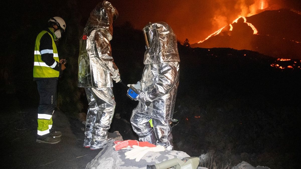 Toxické plyny ze soptícího vulkánu na Kanárech uvěznily doma obyvatele tří měst